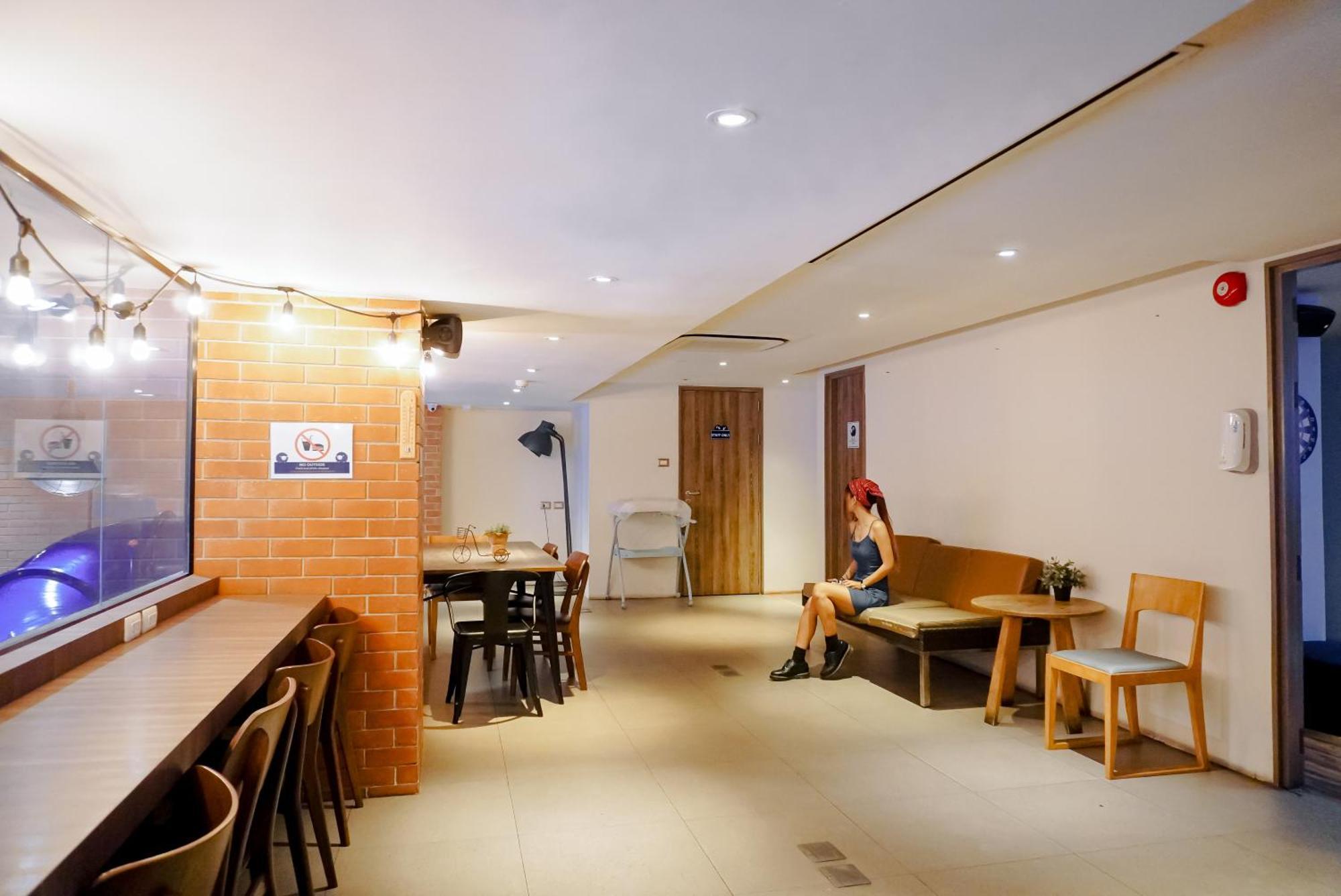 Kokotel Bangkok Surawong Exteriör bild